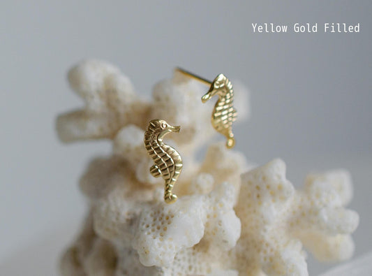 Seahorse studs earrings