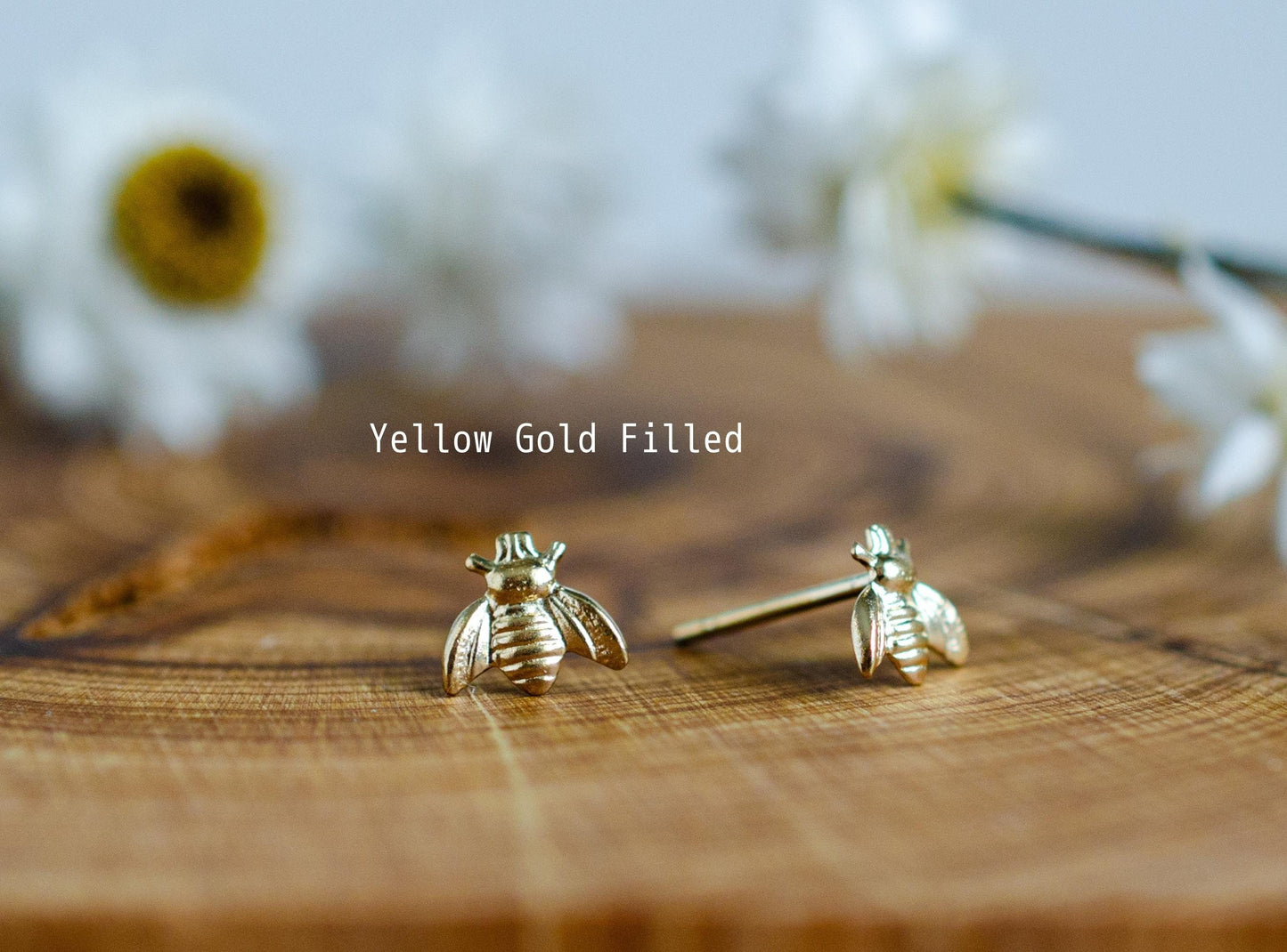 Bee studs earrings